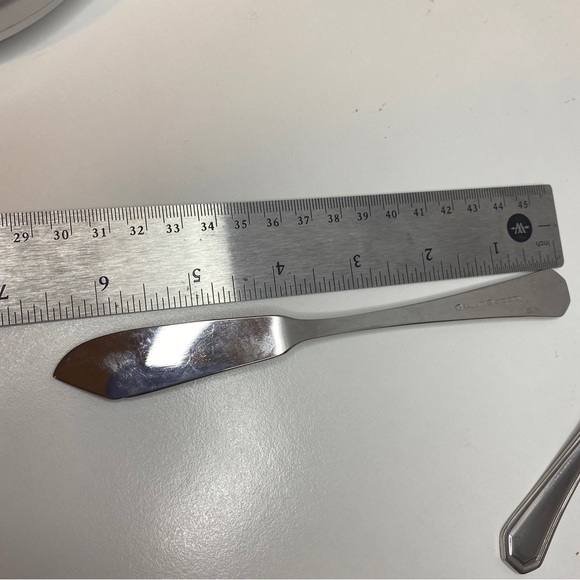 Wallace Stainless 18/10 Sugar Spoon And Butter Knife - Picture 7 of 8